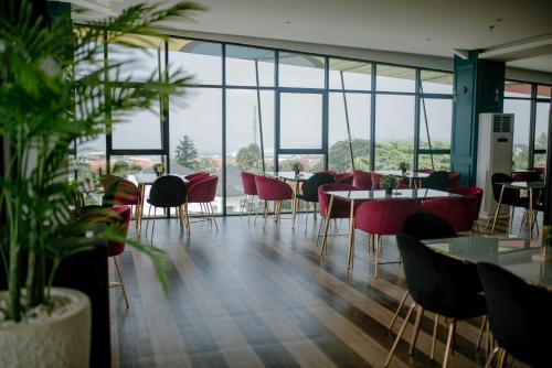 Сукабуми: The Bountie Hotel And Convention Centre Sukabumi