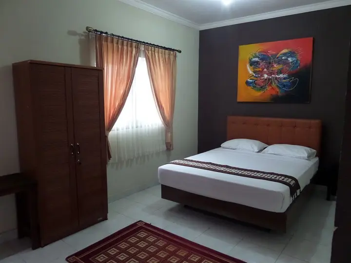 Депок: Emdi House
