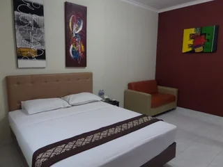 Депок: Emdi House