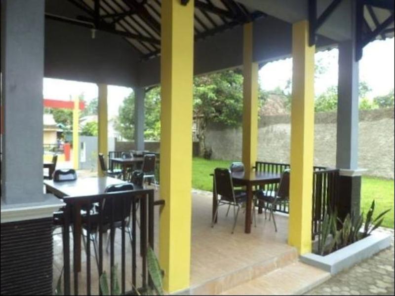 Боробудур: Borobudur Village Inn