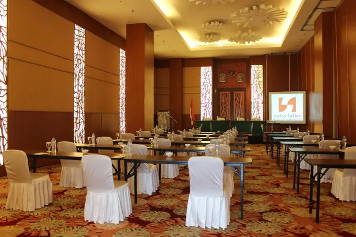 Сурабая: Swiss-Belinn Manyar