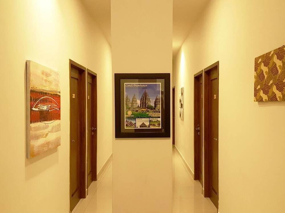 Батуретно: Sunrise Hotel Jombor