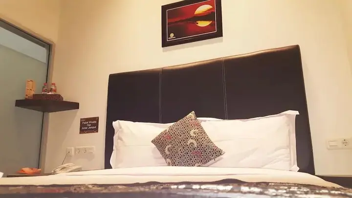 Батуретно: Sunrise Hotel Jombor