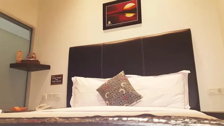Батуретно: Sunrise Hotel Jombor