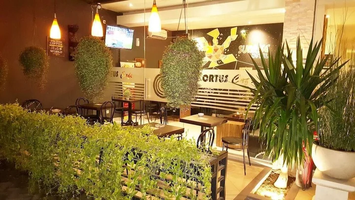 Батуретно: Sunrise Hotel Jombor