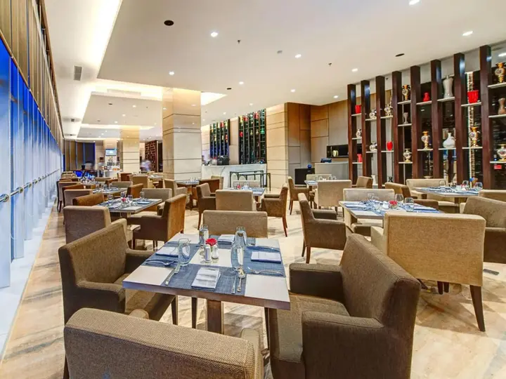 Макассар: Melia Makassar