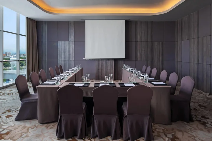 Макассар: Melia Makassar