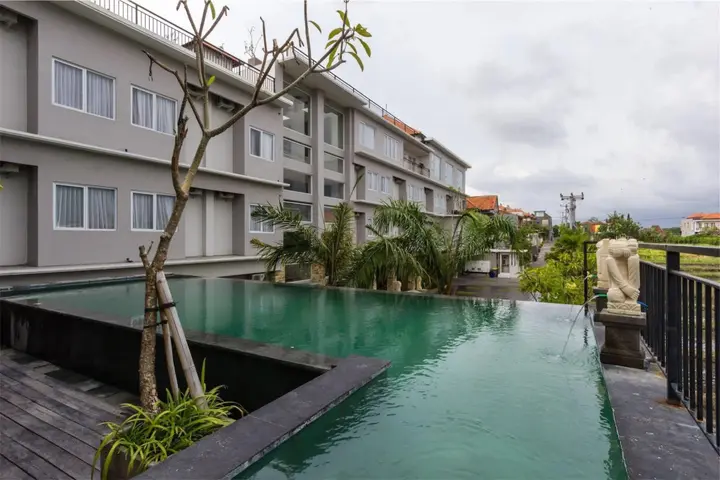 Табанан: RedDoorz Plus @ Gunung Salak Street