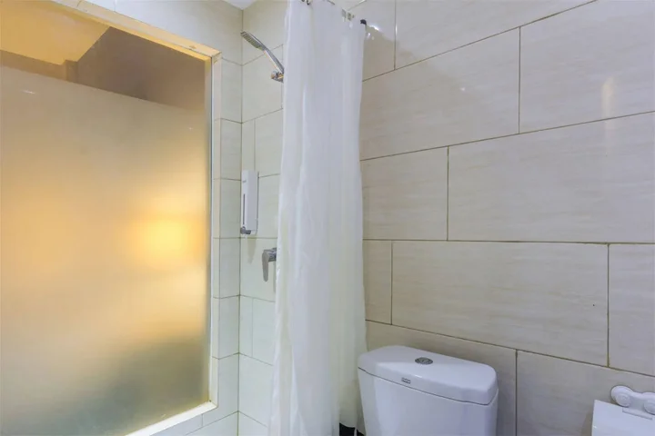 Табанан: RedDoorz Plus @ Gunung Salak Street