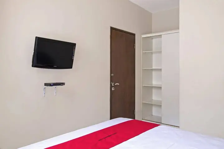 Джакарта: RedDoorz @ Jempang Benhil