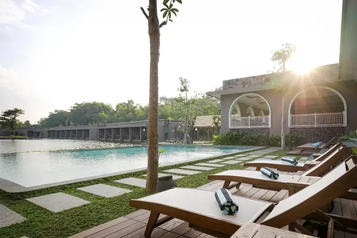Батуретно: The Westlake Hotel & Resort Yogyakarta