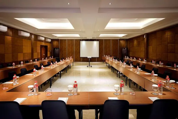 Батуретно: The Westlake Hotel & Resort Yogyakarta
