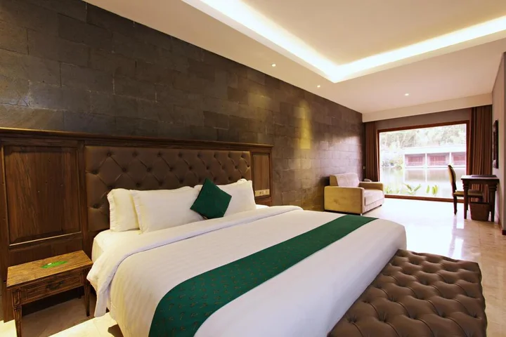 Батуретно: The Westlake Hotel & Resort Yogyakarta