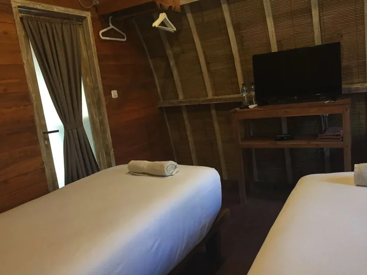 Гили Траванган: Paradesa Villa