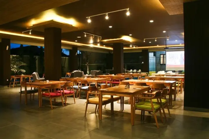 Сукабуми: Balcony Hotel Sukabumi