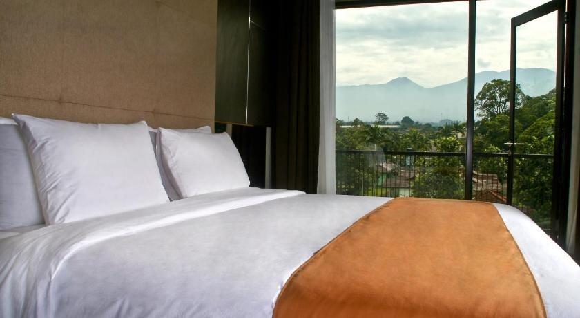 Сукабуми: Balcony Hotel Sukabumi