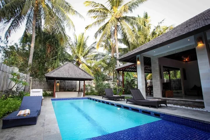 Гили Траванган: White Coconut Cottage