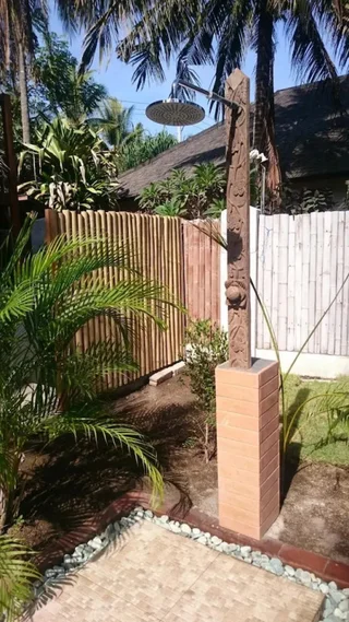 Гили Траванган: White Coconut Cottage