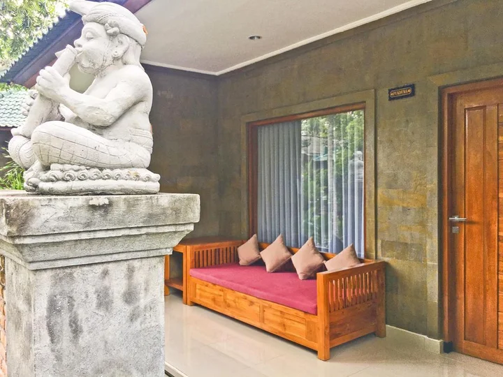 Сукавати: Wana Ukir Ubud