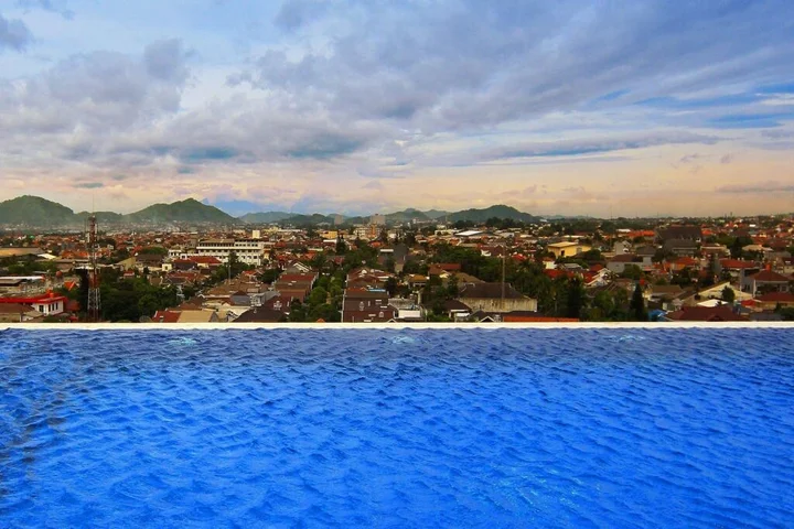 Бандунг: West Point Hotel