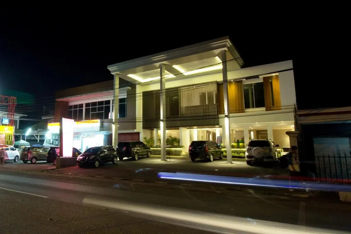 Чиребон: Vinotel Cirebon