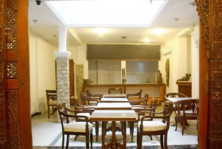 Бандунг: Lombok Ethnic Bandung