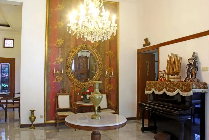 Бандунг: Lombok Ethnic Bandung