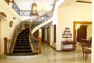 Бандунг: Lombok Ethnic Bandung