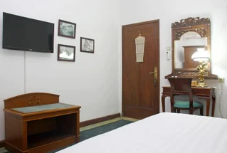 Бандунг: Lombok Ethnic Bandung