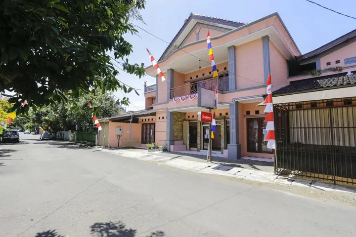 Бандунг: RedDoorz near Metro Indah Mall