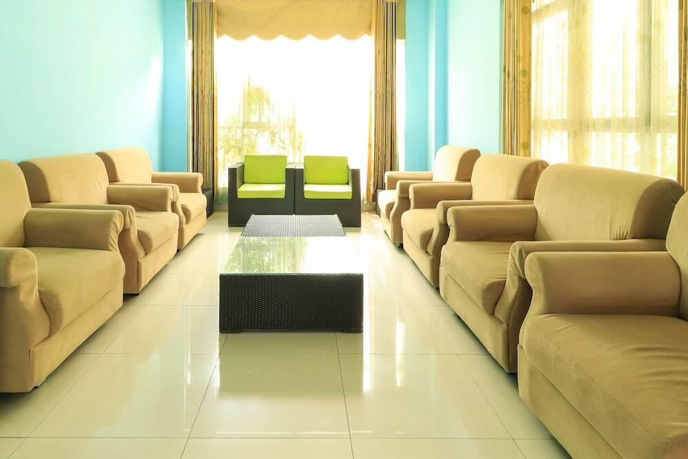 Сидоарджо: GreenSA inn Hotel