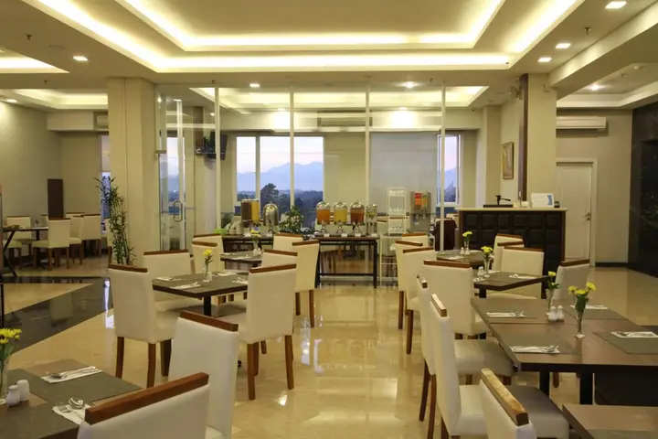Бандунг: Grand Tebu Hotel