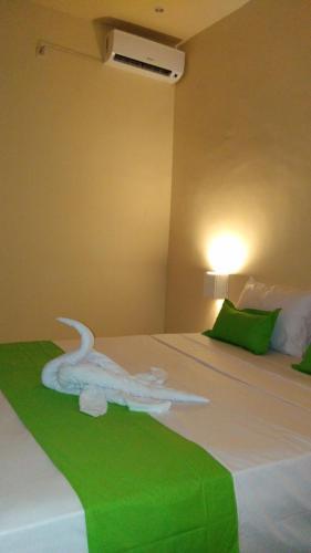 Гили Аир: H&R Guest house
