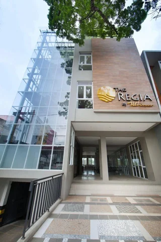 Бандунг: OYO Flagship 90726 The Regia Cihampelas Hotel Band