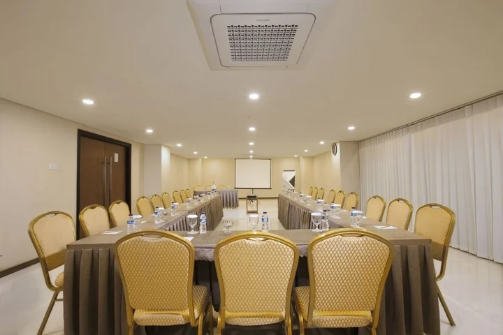 Чиребон: Verse Hotel Cirebon