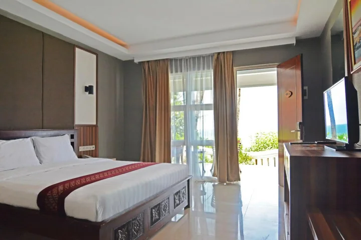 Батуретно: Queen of The South Resort