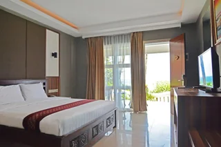 Батуретно: Queen of The South Resort
