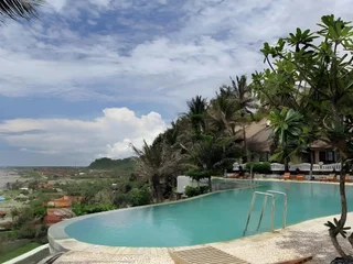 Батуретно: Queen of The South Resort
