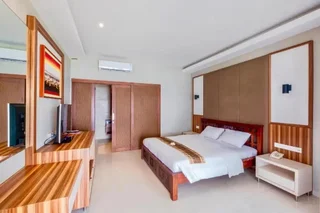 Батуретно: Queen of The South Resort