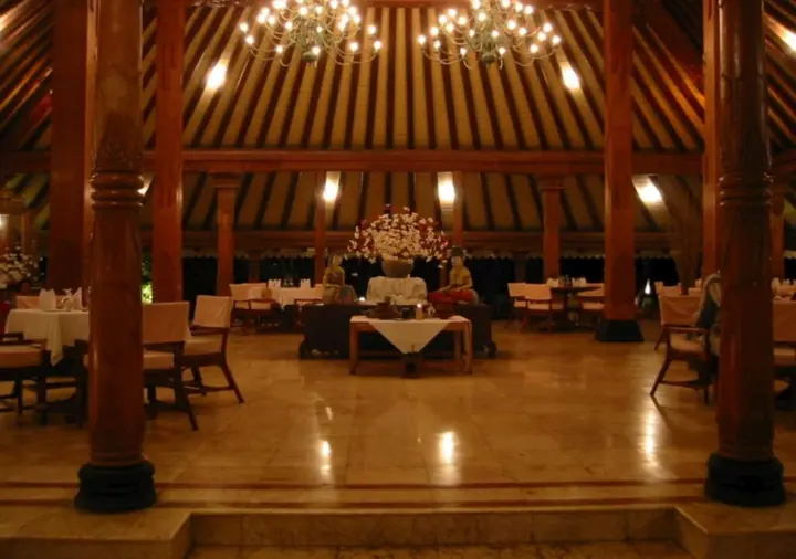 Батуретно: Queen of The South Resort