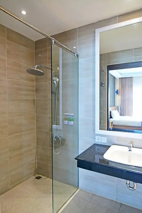 Батуретно: Queen of The South Resort