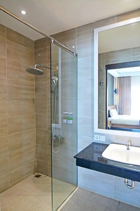 Батуретно: Queen of The South Resort