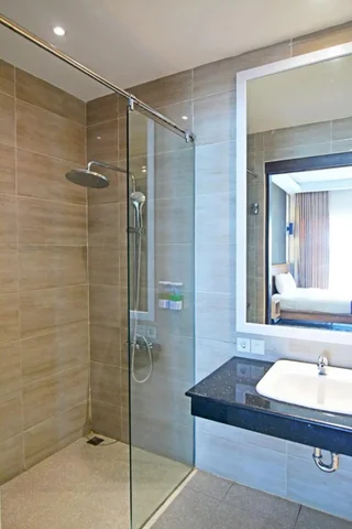 Батуретно: Queen of The South Resort