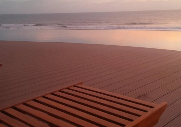 Батуретно: Queen of The South Resort