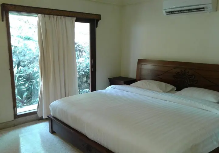Батуретно: Queen of The South Resort