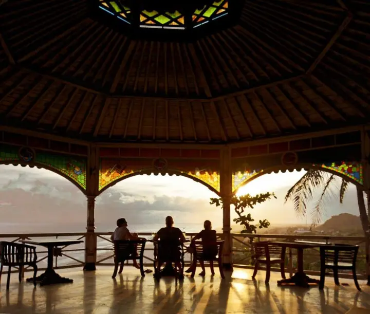 Батуретно: Queen of The South Resort