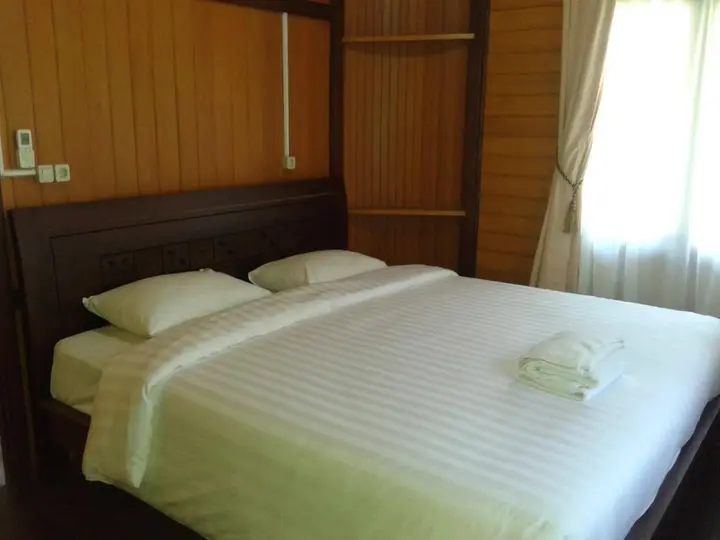 Батуретно: Queen of The South Resort