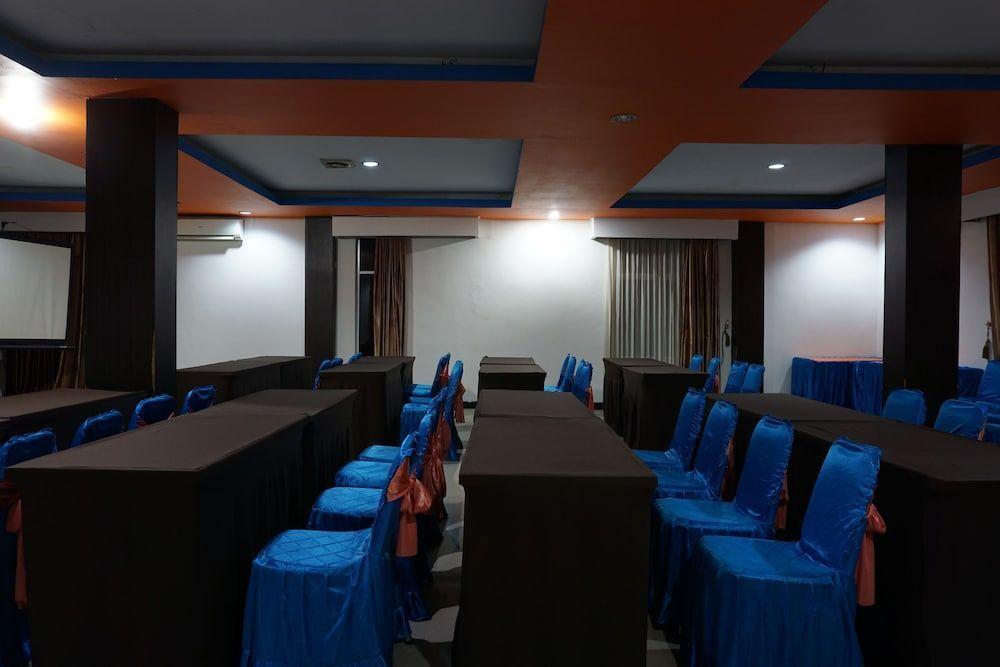 Пеканбару: OYO 1161 Stefani City Hotel
