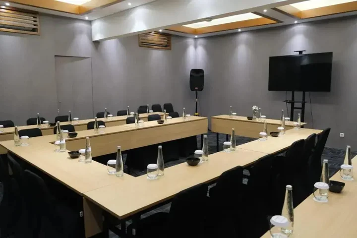 Депок: Paku Mas Hotel