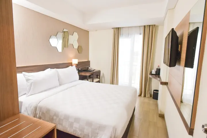 Тангеранг: Golden Tulip Essential Tangerang
